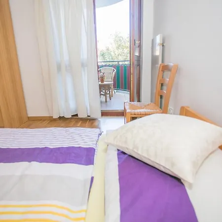 Nice Branka Close To Beach In * Πόρετς